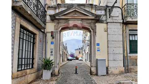 Apartamento T2 para Arrendamento em Misericórdia