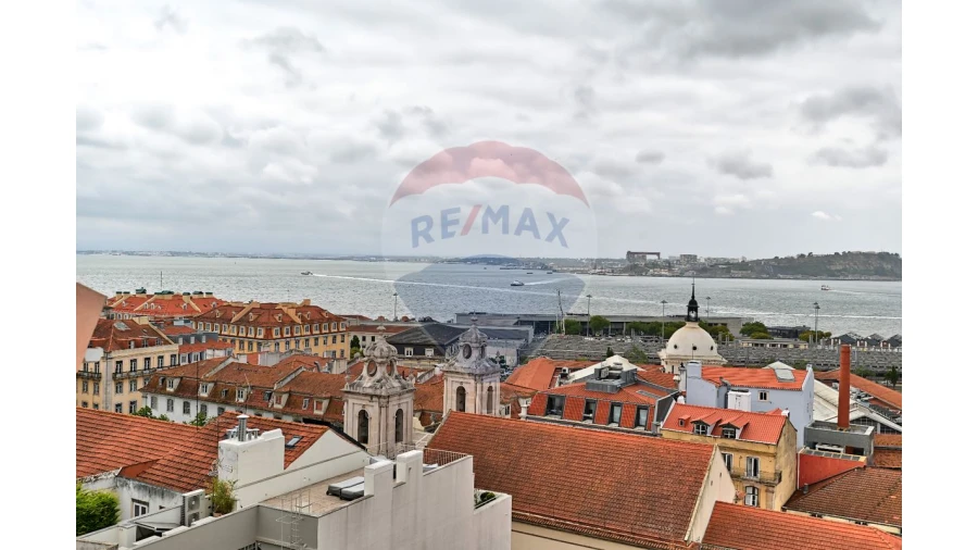 Apartamento T2 para Arrendamento em Misericórdia Foto 17