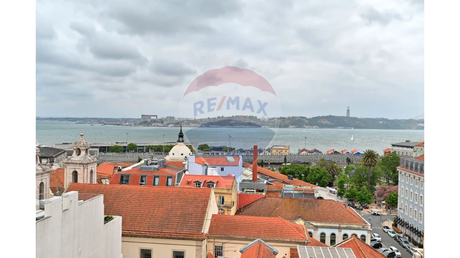 Apartamento T2 para Arrendamento em Misericórdia Foto 16