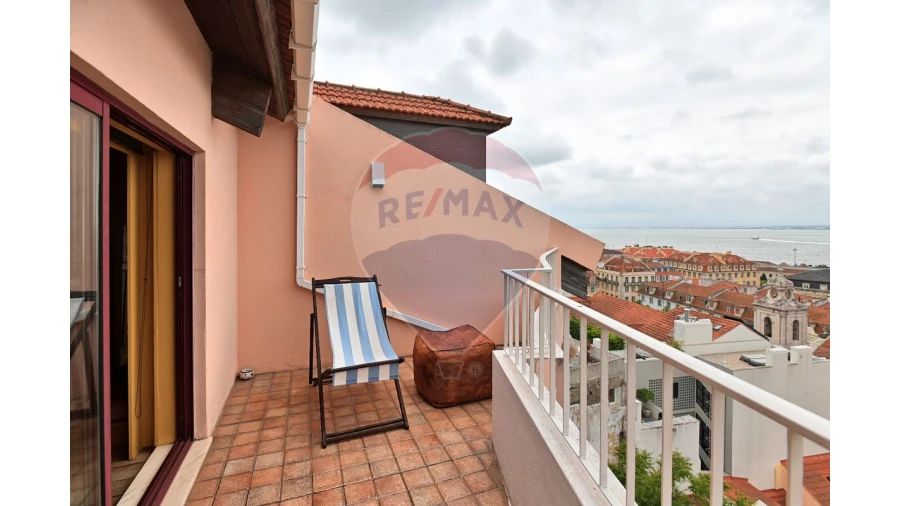 Apartamento T2 para Arrendamento em Misericórdia Foto 10