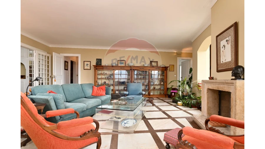 Apartamento T2 para Arrendamento em Misericórdia Foto 4