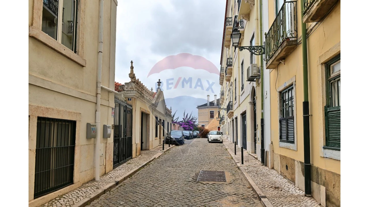 Apartamento T2 para Arrendamento em Misericórdia Foto 19