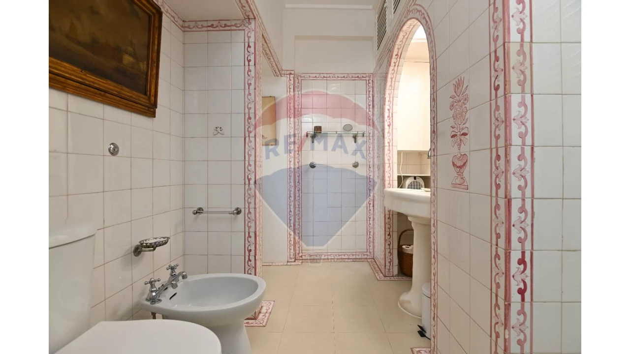 Apartamento T2 para Arrendamento em Misericórdia Foto 14