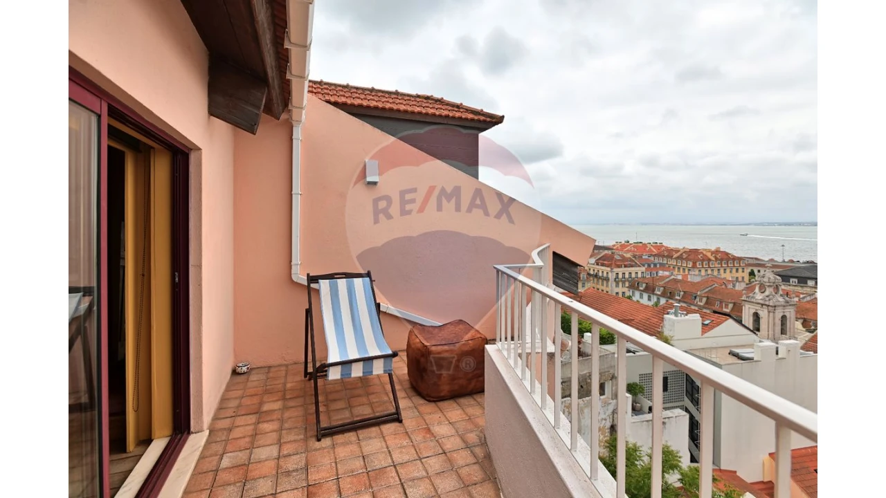 Apartamento T2 para Arrendamento em Misericórdia Foto 10