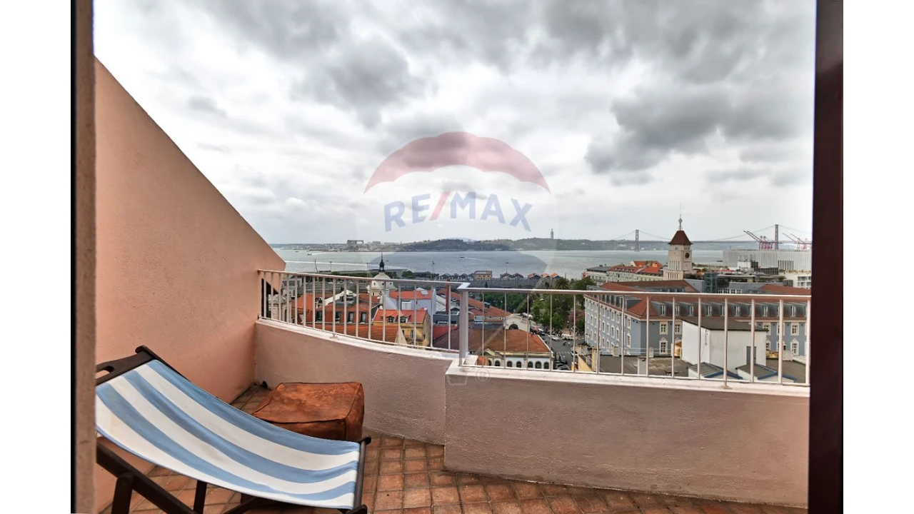 Apartamento T2 para Arrendamento em Misericórdia Foto 1