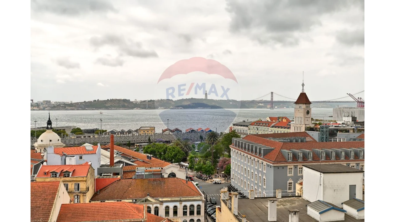 Apartamento T2 para Arrendamento em Misericórdia Foto 18