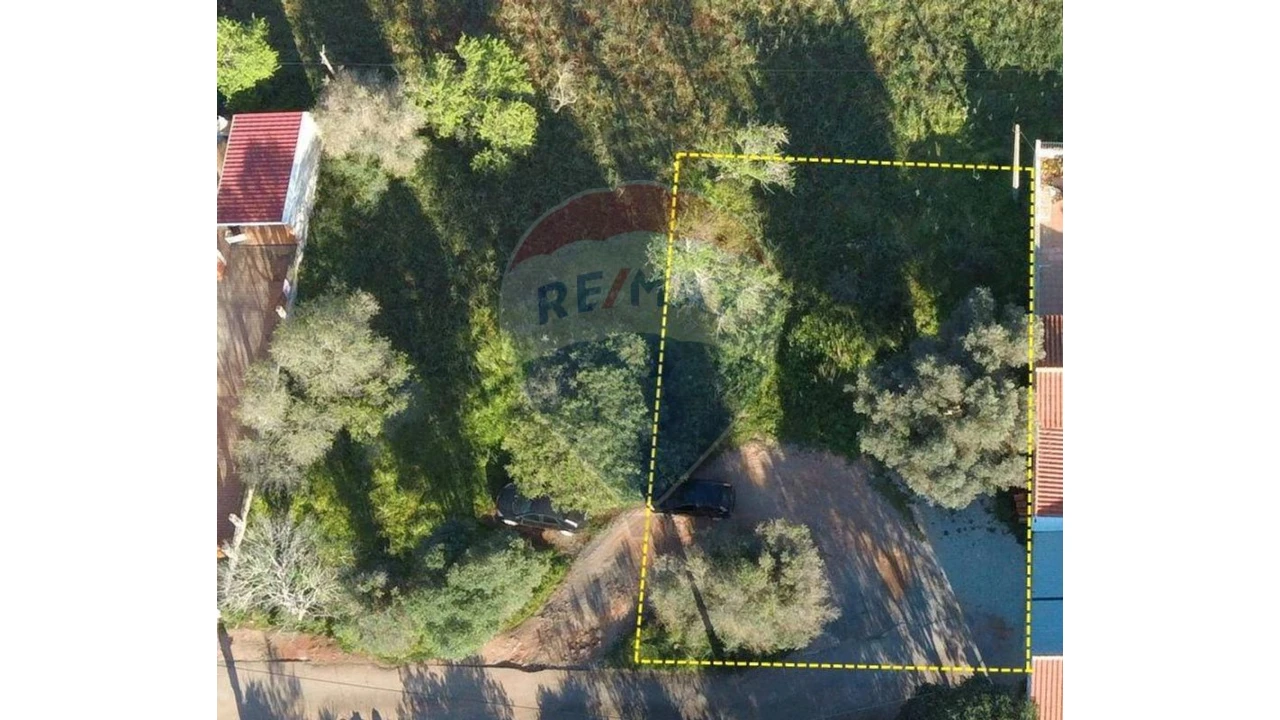 Terreno P/ Prédio para Venda em São Bartolomeu de Messines Foto 1