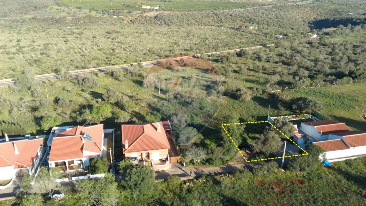 Terreno P/ Prédio para Venda em São Bartolomeu de Messines Foto 2