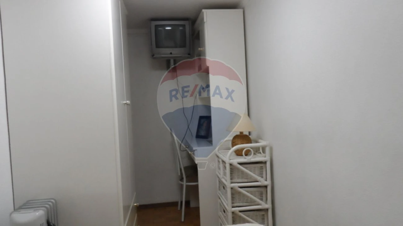 Apartamento T1 para Venda em Portimão Foto 4