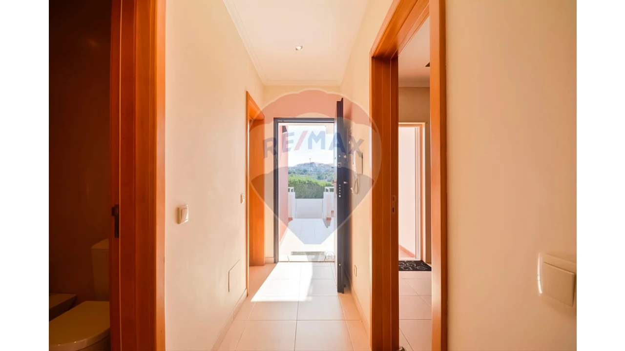 Apartamento T1 para Venda em Alcantarilha e Pêra Foto 17