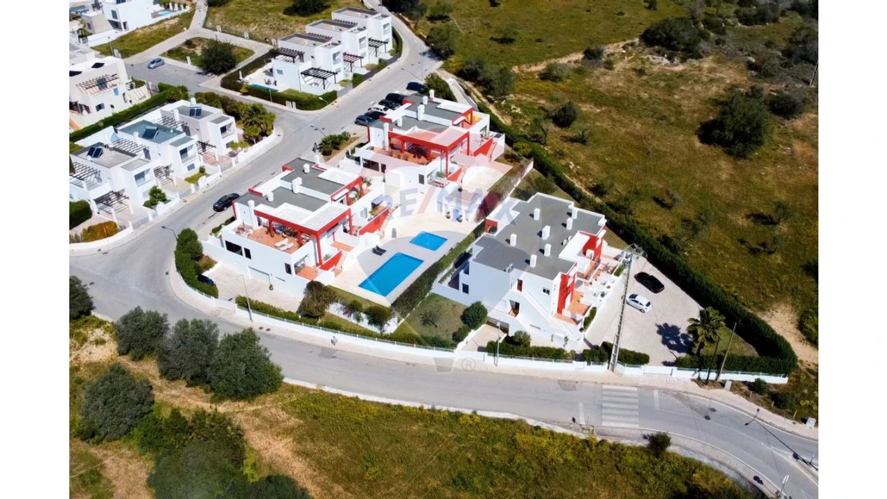 Apartamento T1 para Venda em Alcantarilha e Pêra Foto 3