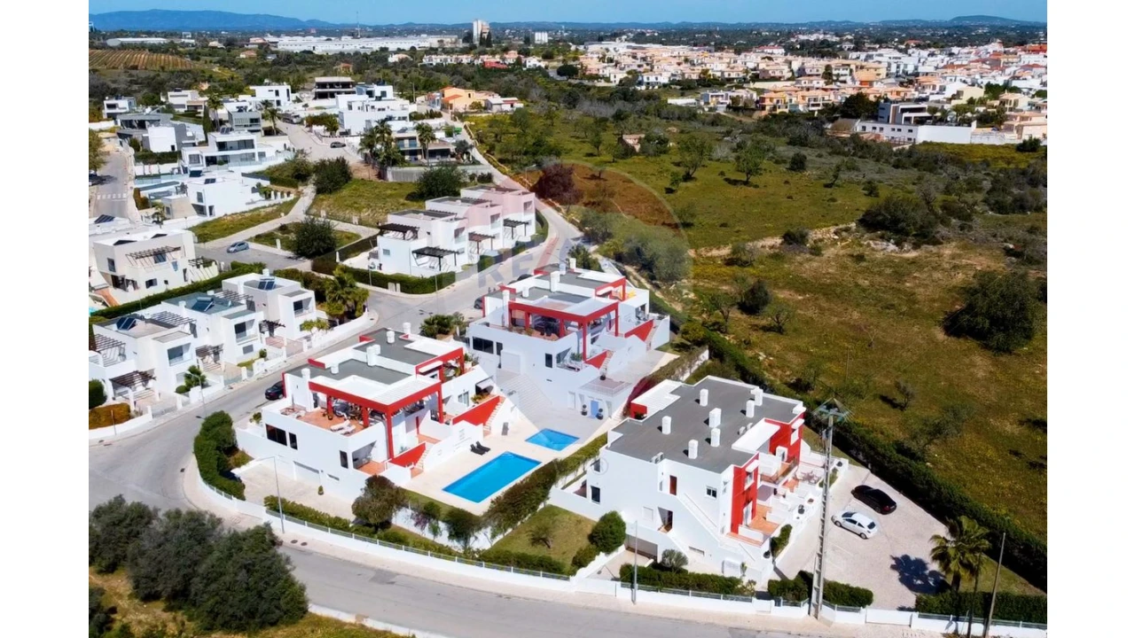 Apartamento T1 para Venda em Alcantarilha e Pêra Foto 4