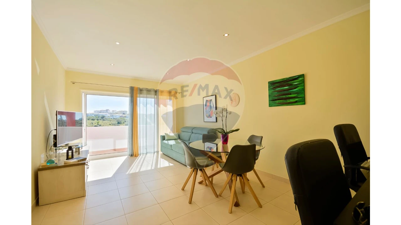 Apartamento T1 para Venda em Alcantarilha e Pêra Foto 8