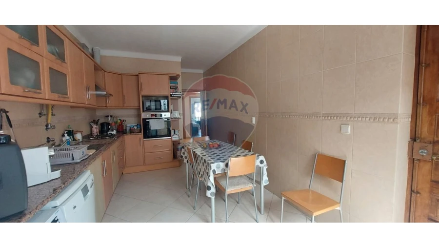 Moradia T4 para Venda em Alhos Vedros Foto 5