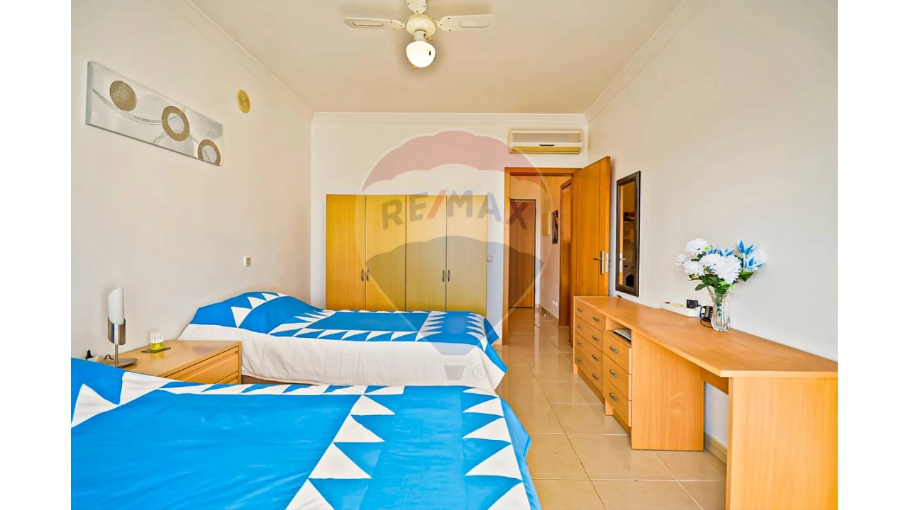Apartamento T2 para Venda em Albufeira e Olhos de Água Foto 12