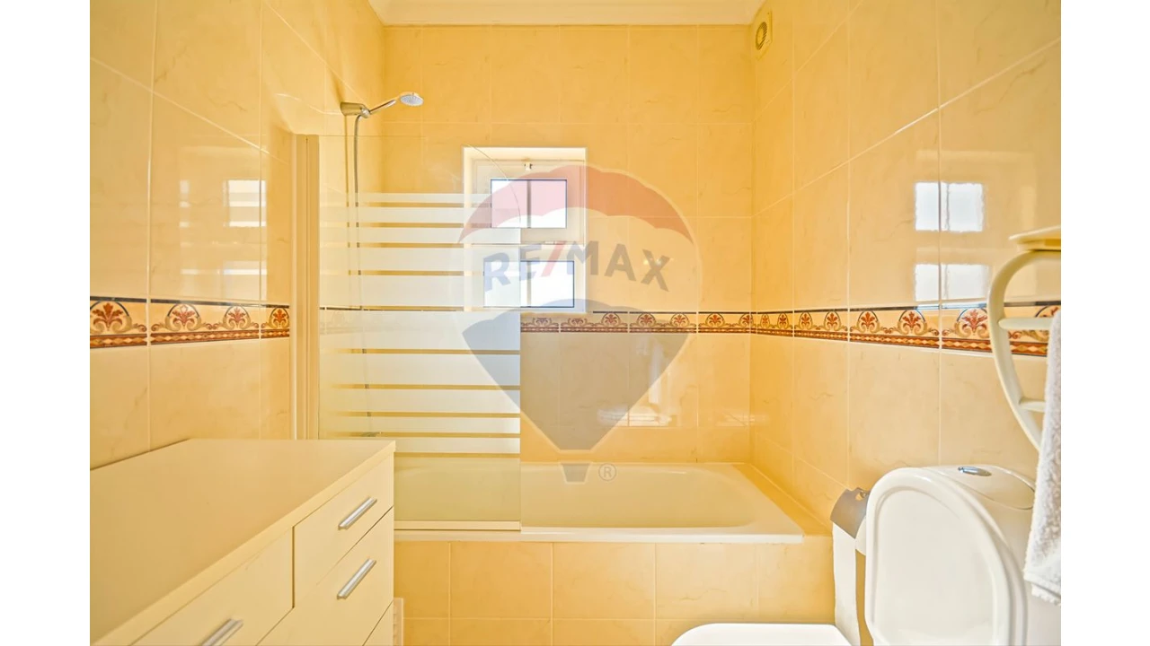 Apartamento T2 para Venda em Albufeira e Olhos de Água Foto 10