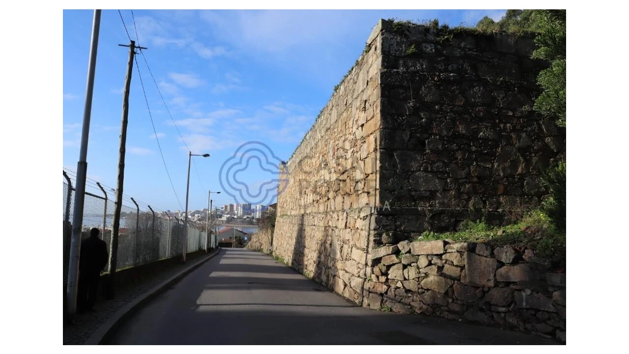 Terreno para Venda em Santa Marinha e São Pedro da Afurada Foto 2