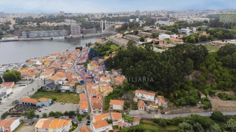 Terreno para Venda em Santa Marinha e São Pedro da Afurada