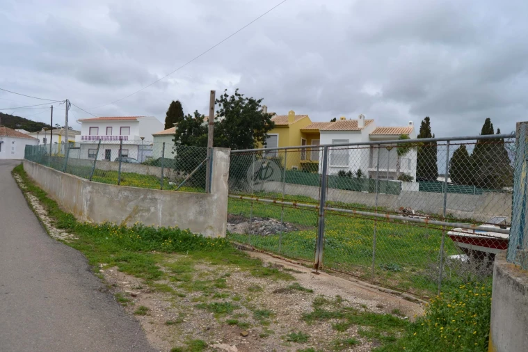 Terreno para Venda em Lagos (São Sebastião e Santa Maria) Foto 2