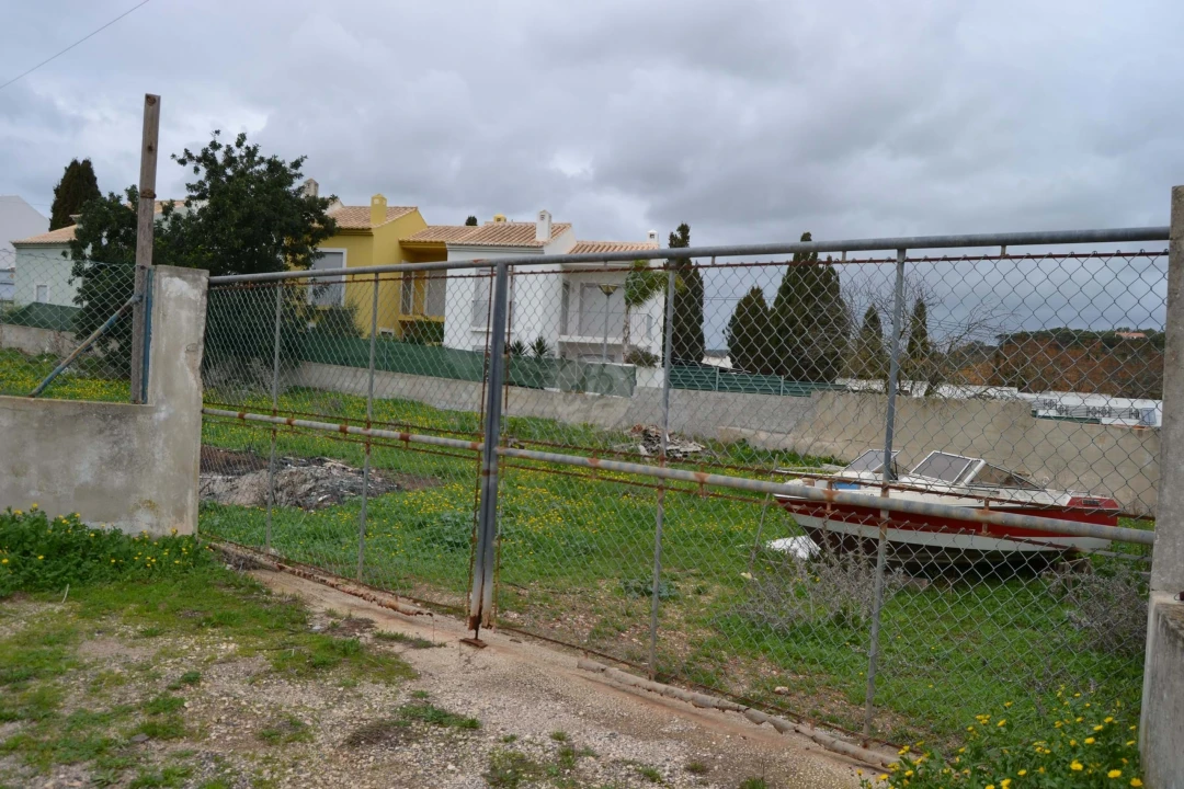 Terreno para Venda em Lagos (São Sebastião e Santa Maria) Foto 1