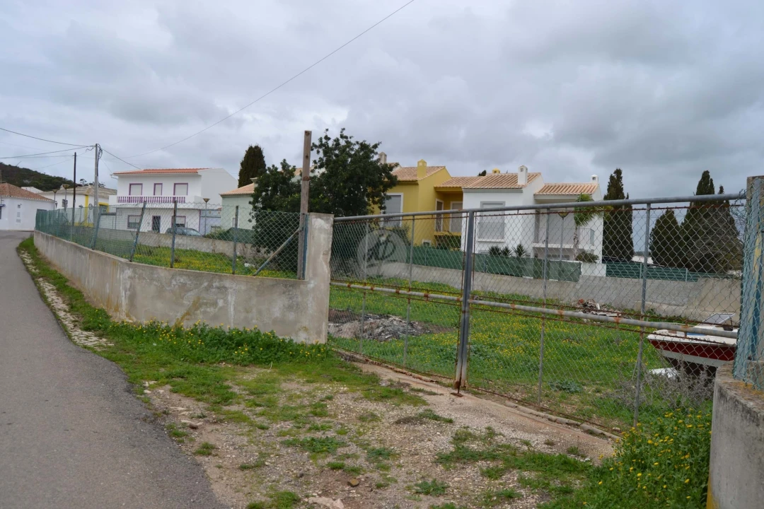 Terreno para Venda em Lagos (São Sebastião e Santa Maria) Foto 2