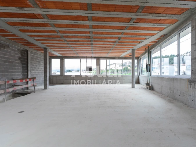 Armazém para Venda em Ferreiros e Gondizalves Foto 12