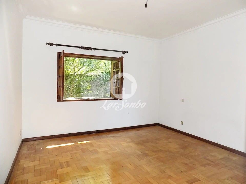 Moradia T5 para Venda em Roriz Foto 8