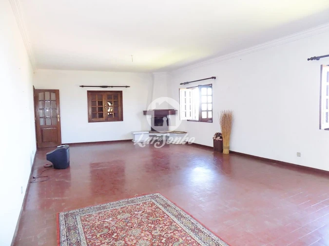 Moradia T5 para Venda em Roriz Foto 3