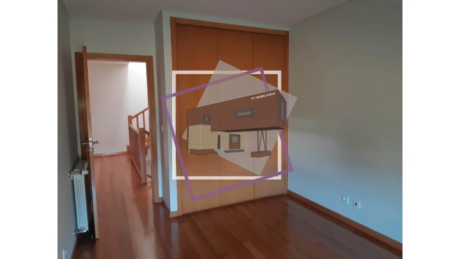 Moradia T3 para Venda em Santa Maria Maior e Monserrate e Meadela Foto 10