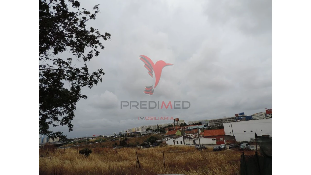 Terreno para Venda em Sacavém e Prior Velho Foto 14