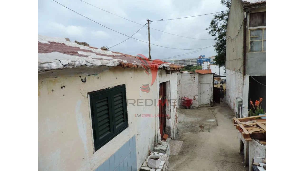 Terreno para Venda em Sacavém e Prior Velho Foto 12