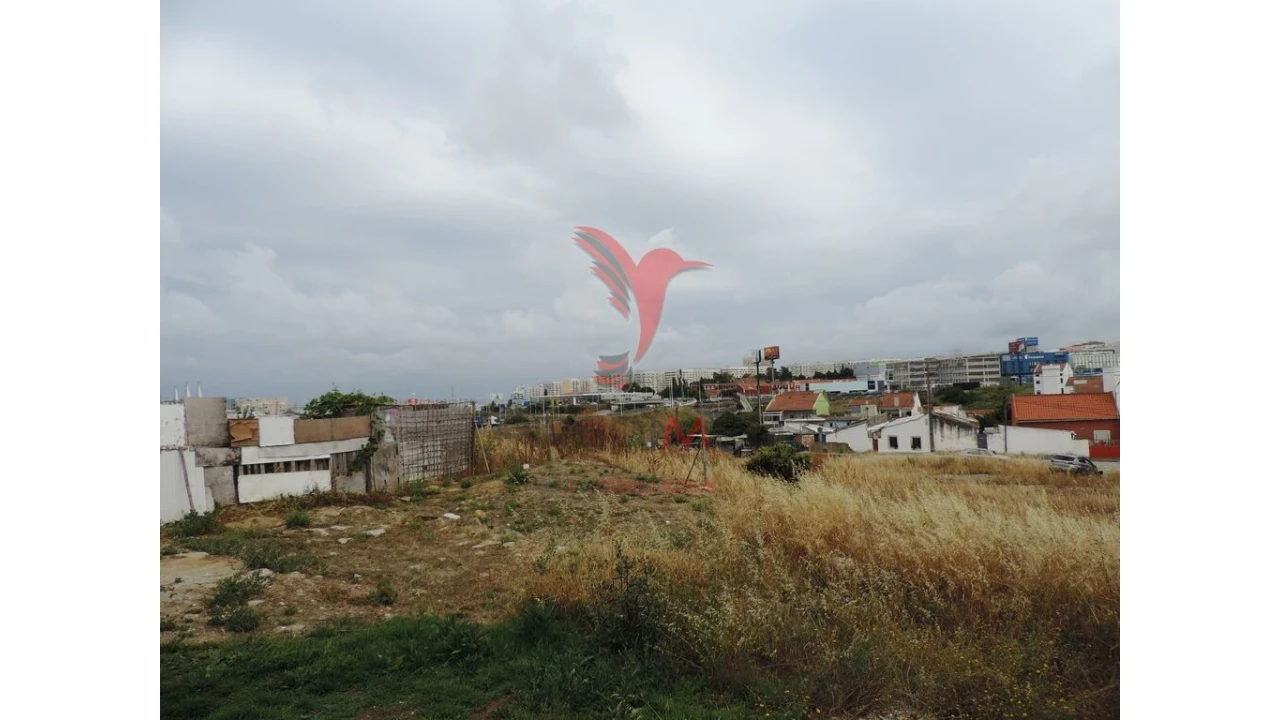 Terreno para Venda em Sacavém e Prior Velho Foto 4