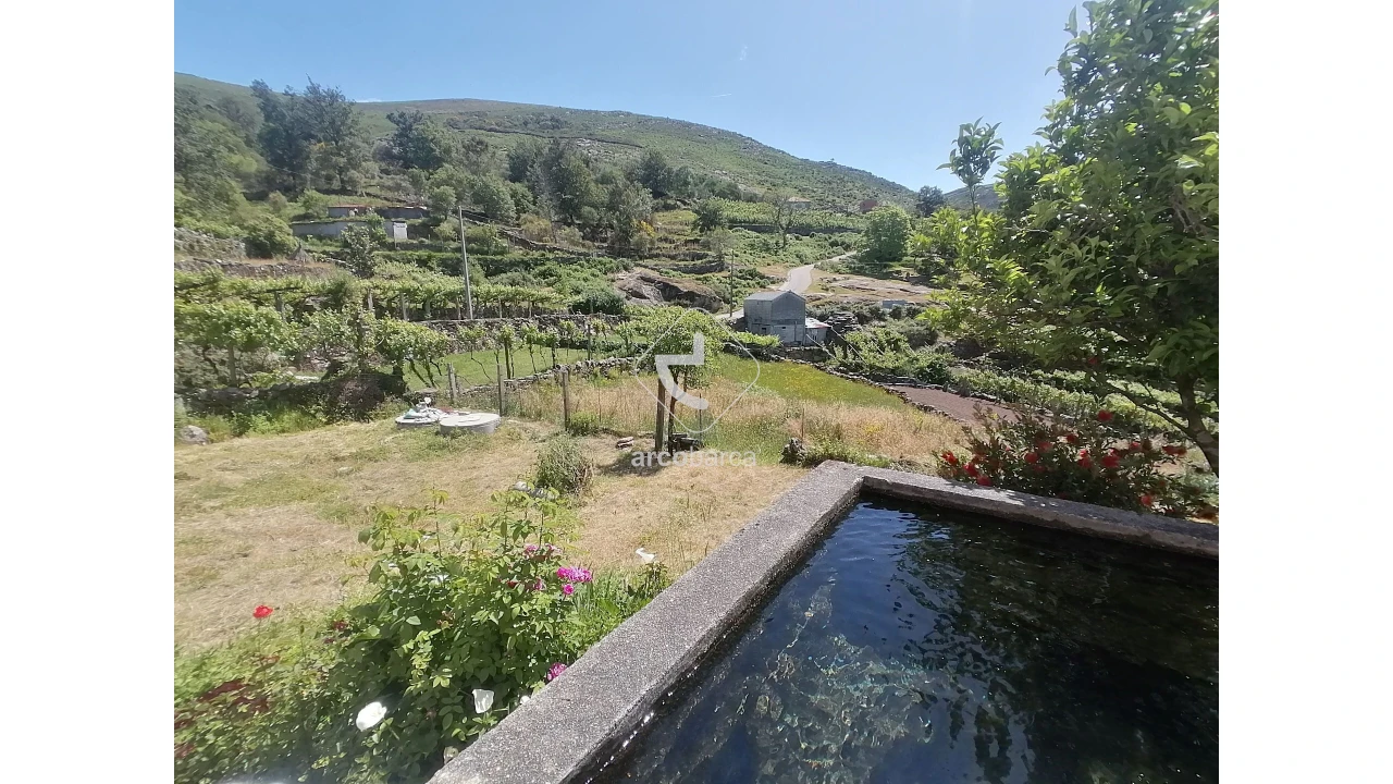 Moradia T2 para Venda em Gondoriz Foto 6