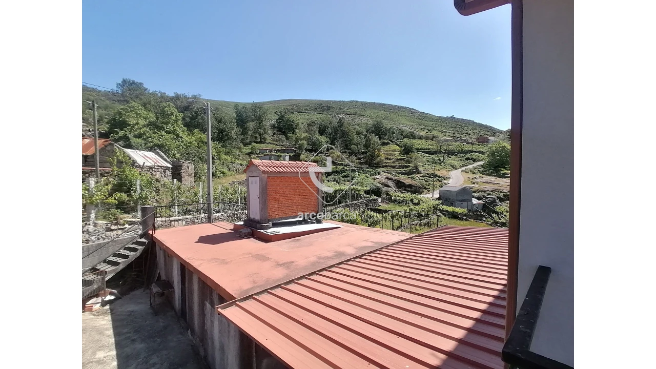 Moradia T2 para Venda em Gondoriz Foto 5