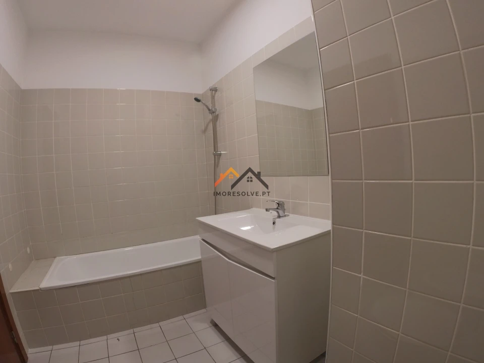 Apartamento T2 para Venda em Valongo Foto 22