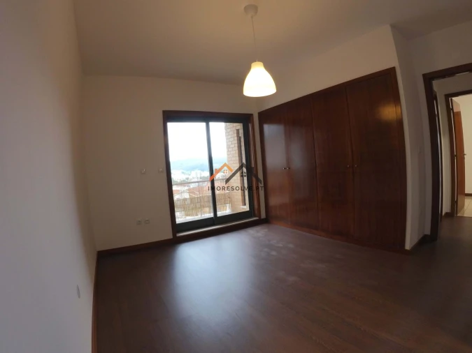 Apartamento T2 para Venda em Valongo Foto 19