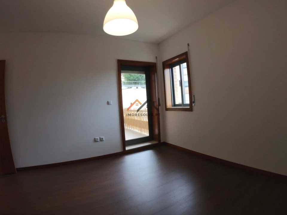 Apartamento T2 para Venda em Valongo Foto 17