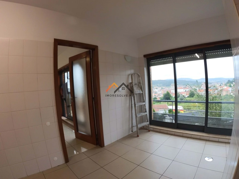 Apartamento T2 para Venda em Valongo Foto 32