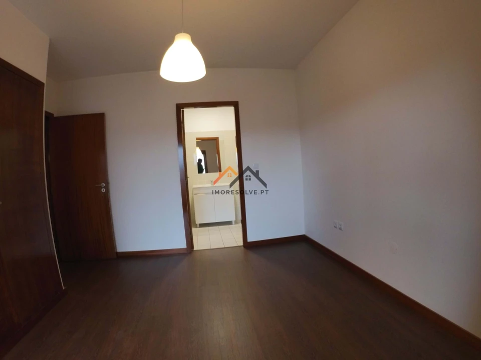 Apartamento T2 para Venda em Valongo Foto 21