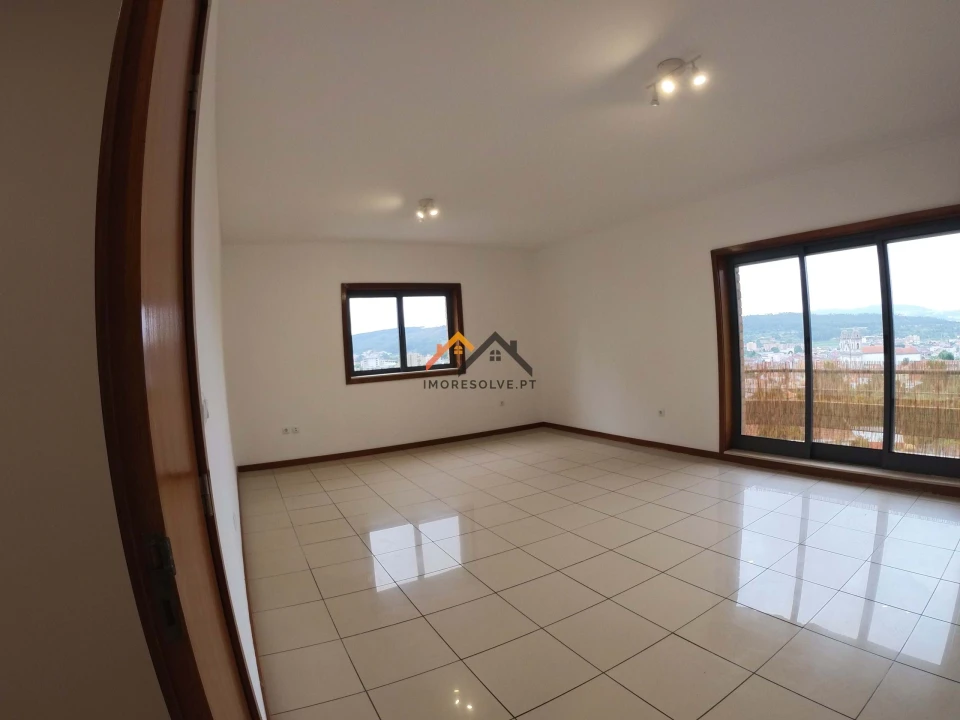 Apartamento T2 para Venda em Valongo Foto 2