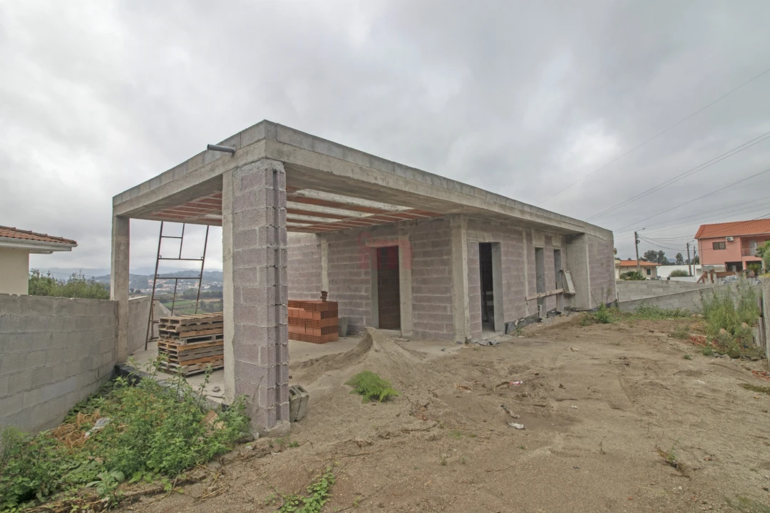 Moradia T3 para Venda em Serzedelo Foto 10