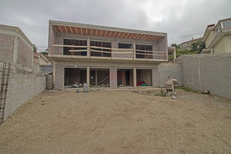 Moradia T3 para Venda em Serzedelo Foto 4