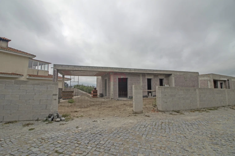 Moradia T3 para Venda em Serzedelo Foto 6