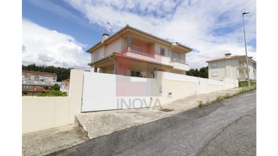 Moradia T3 para Venda em Vila Verde e Barbudo Foto 35