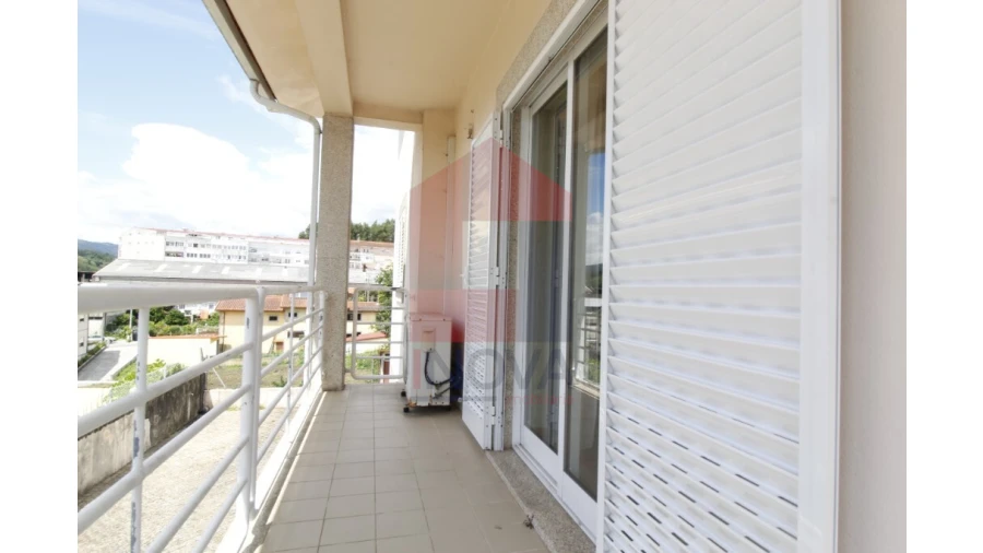 Moradia T3 para Venda em Vila Verde e Barbudo Foto 6