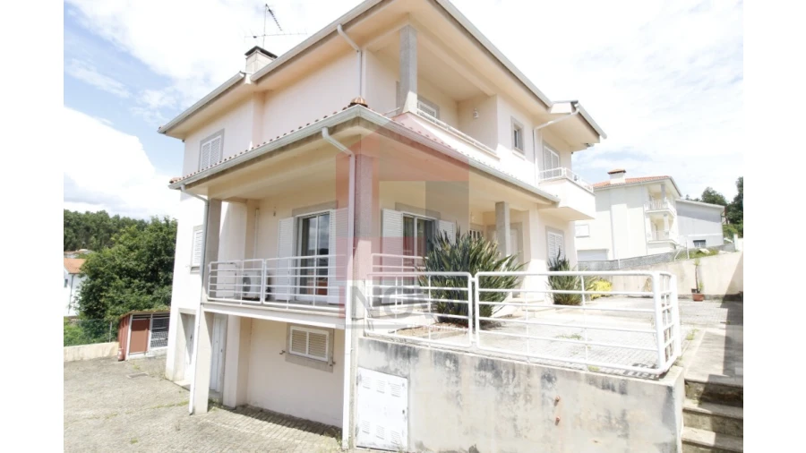 Moradia T3 para Venda em Vila Verde e Barbudo Foto 2