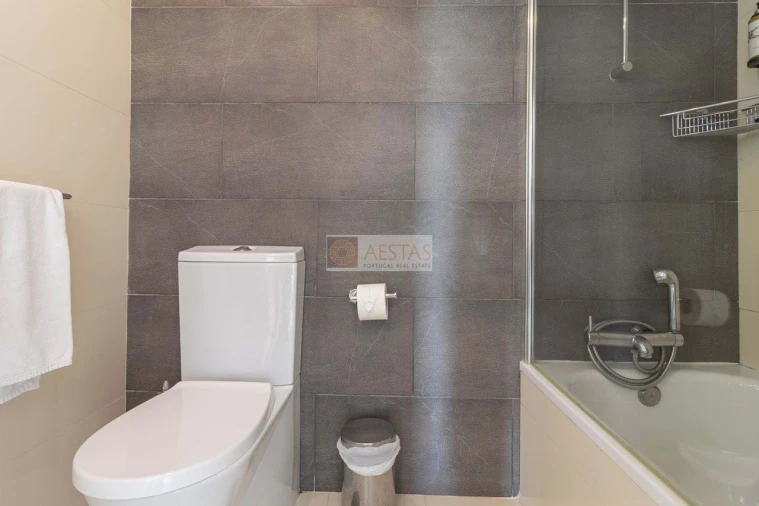 Apartamento T1 para Venda em Alvor Foto 9