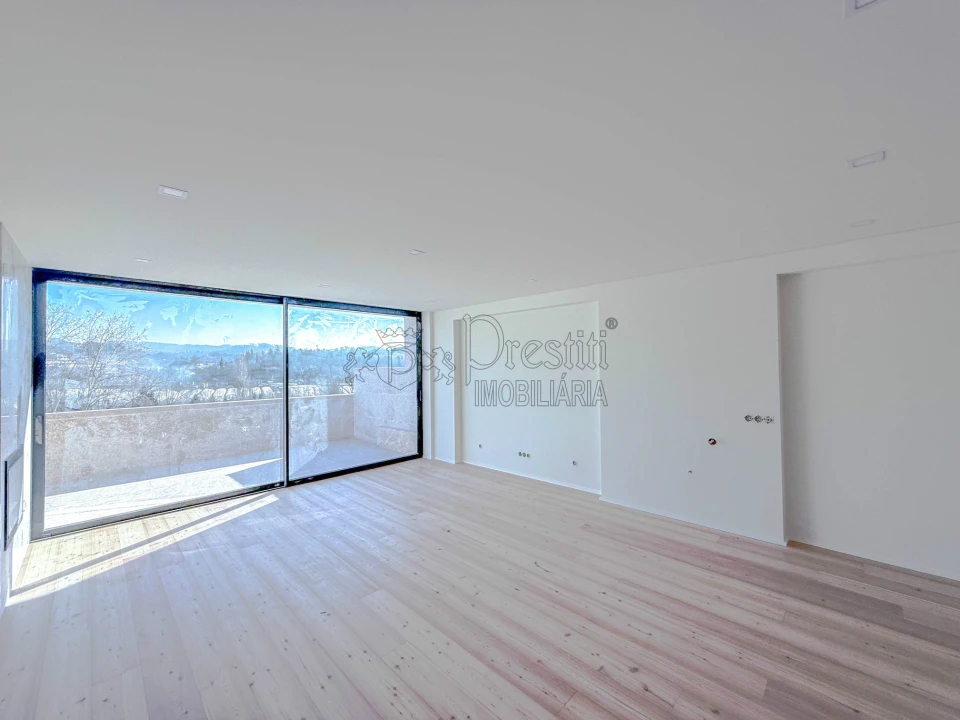 Apartamento T2 para Venda em Creixomil Foto 2