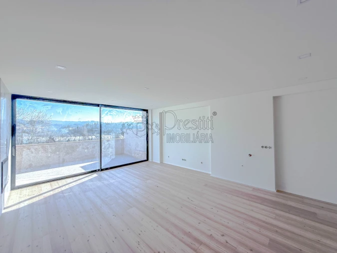 Apartamento T2 para Venda em Creixomil Foto 2