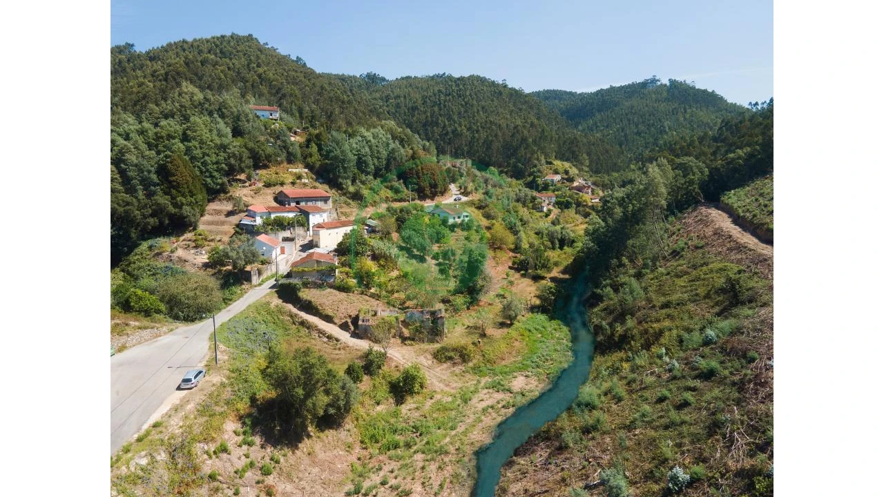 Terreno para Venda em Santo Antonio dos Olivais Foto 1